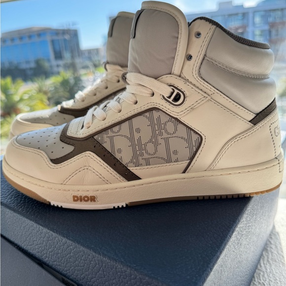 Dior Limited Edition 1947 Sneakers - Picture 3 of 6